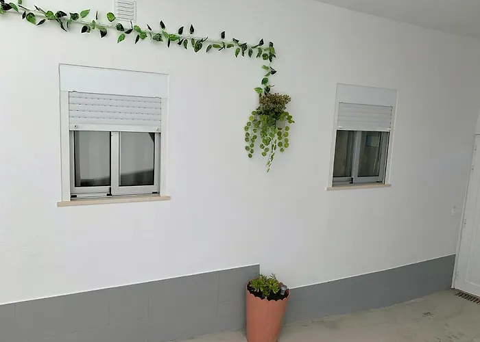 Duarte - Casa T1 - Com Vista Mar נאזרה